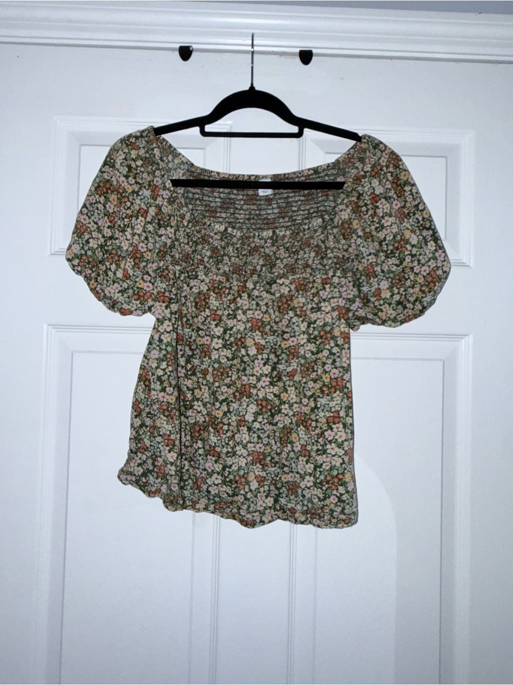 Old Navy Green Floral Puff Sleeve Smocked Top
